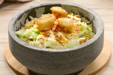 高丽菜带子石锅饭 Cabbage and Hokkaido Scallop Stone Pot Rice